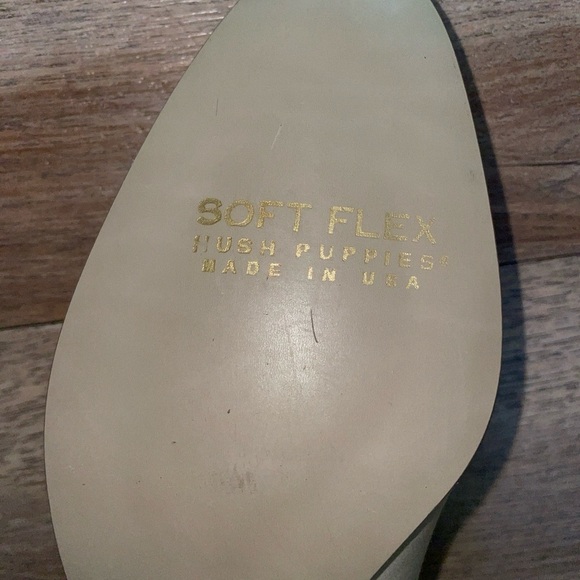 2/$30 Hush Puppies Heeled Shoes Women's 7.5 Beige Low Pumps Soft Flex USA Made - Picture 5 of 6